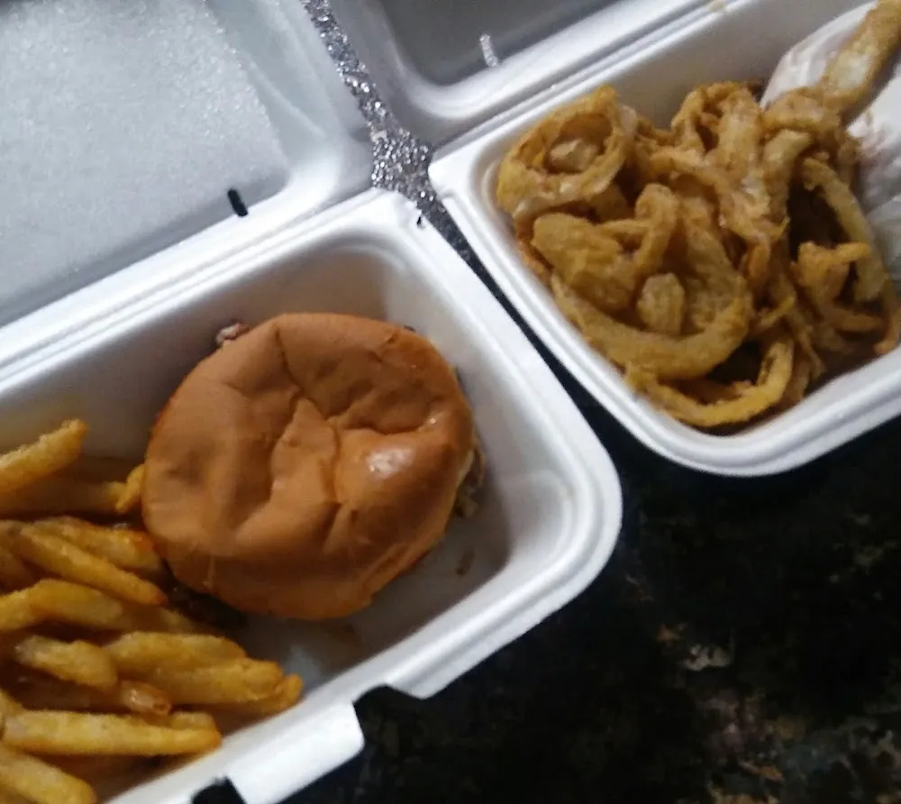 BBQ Sandwich Onion Rings Are Great